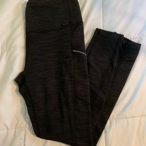 Dark grey/black lined leggings pockets Mondetta